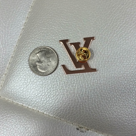 Louis Vuitton rose gold pin counter staff - - Picture 6 of 6